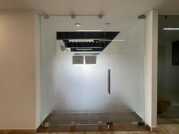 OFICINA ACONDICIONADA EN VENTA EN SKY CITY PISO 5 B, SAN RAMÓN NTE, MÉRIDA, YUC.