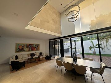 CASA EN VENTA EN YUCATÁN COUNTRY CLUB