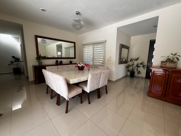 CASA EN VENTA EN PRIVADA CLUB DE GOLF LA CEIBA, MÉRIDA