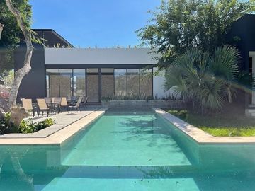 CASA EN VENTA EN PRIVADA RESIDENCIAL – TEMOZÓN NORTE, MÉRIDA