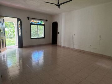 CASA EN VENTA EN ITZIMNÁ, MÉRIDA