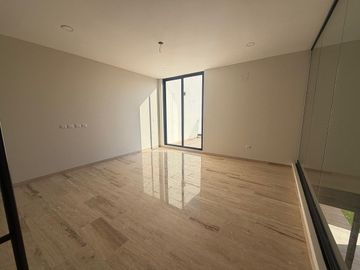 CASA EN VENTA EN YUCATÁN COUNTRY CLUB