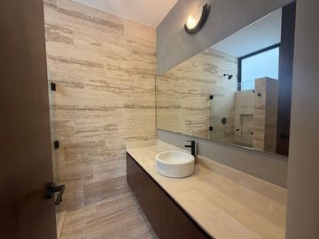 CASA EN VENTA EN YUCATÁN COUNTRY CLUB