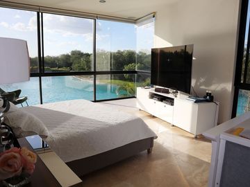 CASA EN VENTA CON VISTA AL LAGO KANHA EN YUCATÁN COUNTRY CLUB