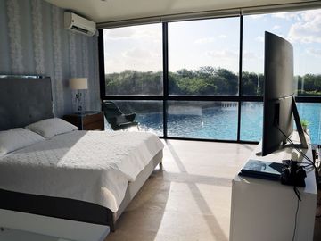 CASA EN VENTA CON VISTA AL LAGO KANHA EN YUCATÁN COUNTRY CLUB