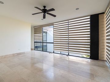 CASA EN VENTA EN YUCATÁN COUNTRY CLUB