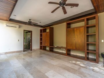 CASA EN VENTA EN YUCATÁN COUNTRY CLUB