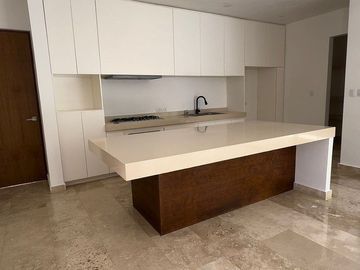 CASA EN VENTA EN YUCATÁN COUNTRY CLUB