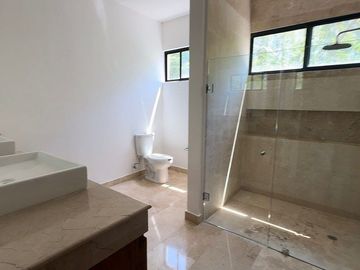 CASA EN VENTA EN YUCATÁN COUNTRY CLUB