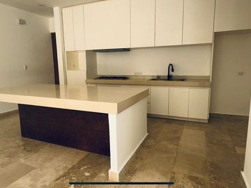 CASA EN VENTA EN YUCATÁN COUNTRY CLUB