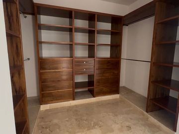 CASA EN VENTA EN YUCATÁN COUNTRY CLUB