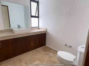 CASA EN VENTA EN YUCATÁN COUNTRY CLUB