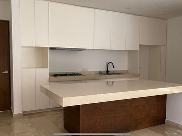 CASA EN VENTA EN YUCATÁN COUNTRY CLUB