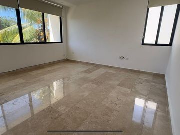 CASA EN VENTA EN YUCATÁN COUNTRY CLUB