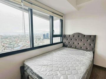 The Rise Makati TWO Bedroom For Lease with Balcony