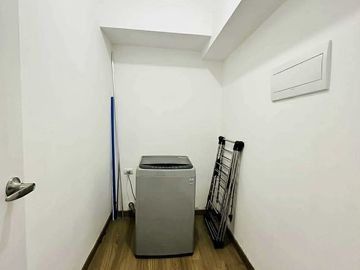 The Rise Makati TWO Bedroom For Lease with Balcony