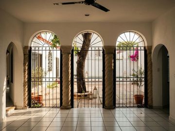CASA ESTILO RUSTICO CON DEPARTAMENTO INDEPENDIENTE EN COL. EMILIANO ZAPATA NORTE