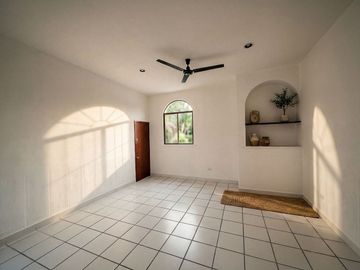 CASA ESTILO RUSTICO CON DEPARTAMENTO INDEPENDIENTE EN COL. EMILIANO ZAPATA NORTE
