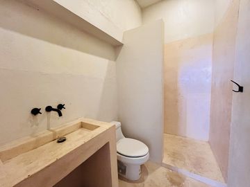 CASA REMODELADA  EN EL CENTRO A 7 CALLES DEL PARQUE DE LA PLANCHA