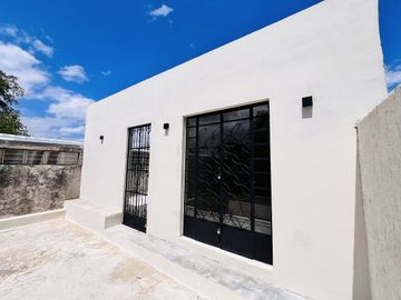 CASA REMODELADA  EN EL CENTRO A 7 CALLES DEL PARQUE DE LA PLANCHA