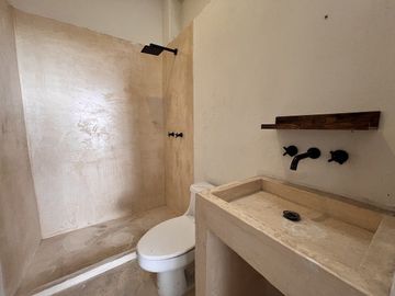 CASA REMODELADA  EN EL CENTRO A 7 CALLES DEL PARQUE DE LA PLANCHA