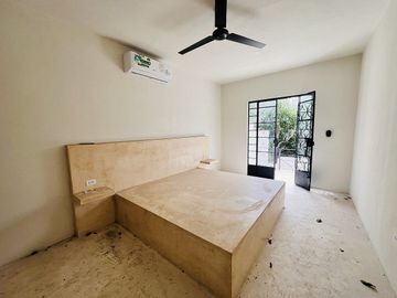 CASA REMODELADA  EN EL CENTRO A 7 CALLES DEL PARQUE DE LA PLANCHA