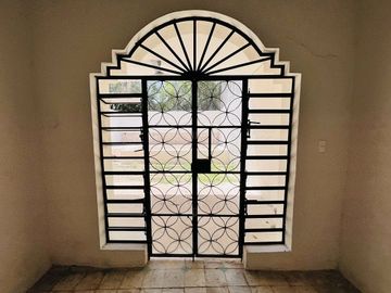 CASA REMODELADA  EN EL CENTRO A 7 CALLES DEL PARQUE DE LA PLANCHA