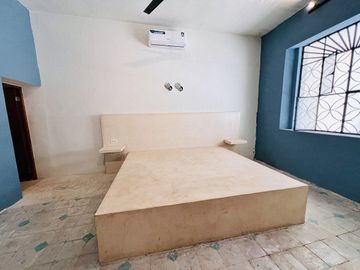 CASA REMODELADA  EN EL CENTRO A 7 CALLES DEL PARQUE DE LA PLANCHA