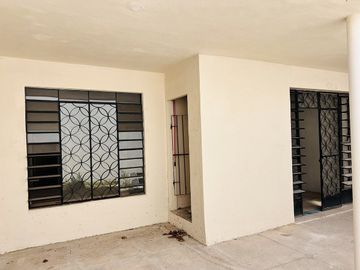 CASA REMODELADA  EN EL CENTRO A 7 CALLES DEL PARQUE DE LA PLANCHA