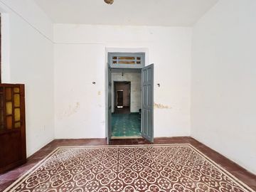 CASA COLONIAL PARA RENOVAR CON AMPLIO TERRENO EN EL CORAZÓN DEL CENTRO DE MÉRIDA