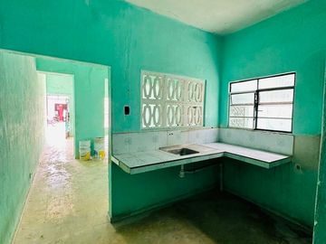 TRES CASAS PARA REMODELAR EN UN LOTE GRANDE EN EL CENTRO DE MERIDA