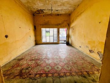 TRES CASAS PARA REMODELAR EN UN LOTE GRANDE EN EL CENTRO DE MERIDA