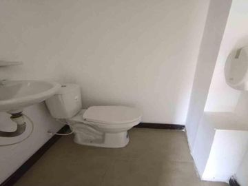LOCAL EN ARRIENDO EN GUAYACANES/MANIZALES