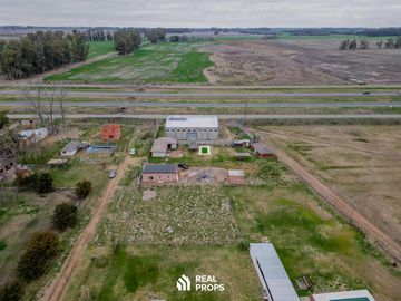 Terreno en venta en Mercedes- Construcción avanzada