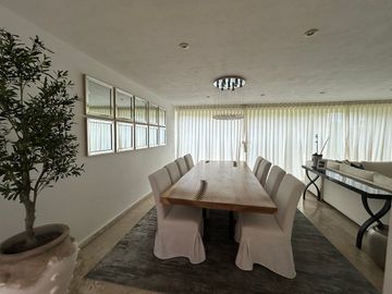 Preciosa Casa muy grande ,amplificada, dentro de Privada con seguridad
