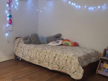 CASA EN EXCELENTE ESTADO DE CORTE AMTIGUO