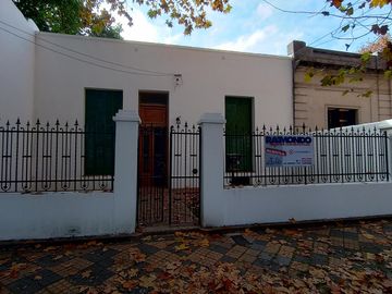 CASA EN EXCELENTE ESTADO DE CORTE AMTIGUO