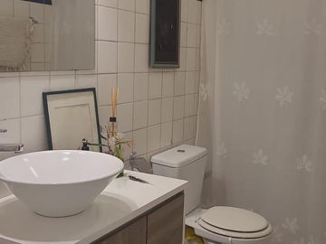 CASA EN EXCELENTE ESTADO DE CORTE AMTIGUO