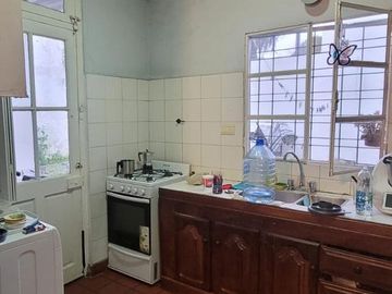 CASA EN EXCELENTE ESTADO DE CORTE AMTIGUO