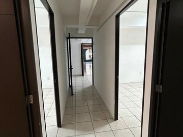 RENTA DE OFICINA EN COLINAS DEL CIMATARIO. 3.1