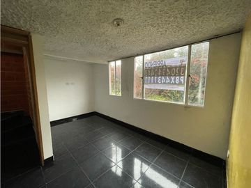 ARRIENDO CASA 152 EN BOSQUES DE TIERRA GRATA