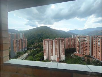 Se Vende Apartamento en Loma de los Bernal parte baja, Medellin (c)