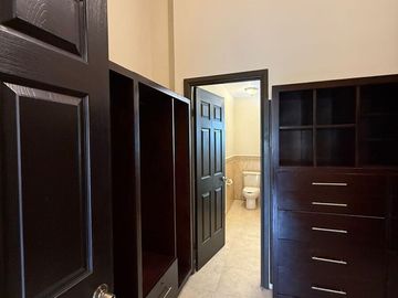 CASA EN VENTA ZONA LA RIOJA SOLO INVERSIONISTA