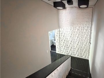 Casa comercial para renta tradicional, El Poblado patio bonito