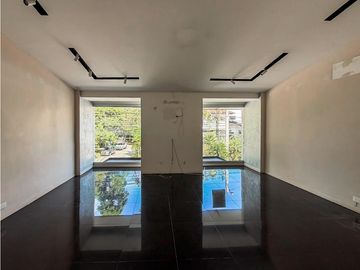 Casa comercial para renta tradicional, El Poblado patio bonito