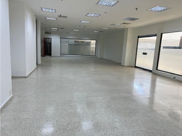 VENTA local Holguines Trades Center