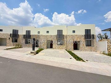 Zaru Casa Nueva con Alberca y Casa Club en Querétaro RAH907