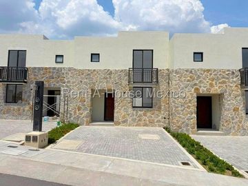 Zaru Casa Nueva con Alberca y Casa Club en Querétaro RAH907