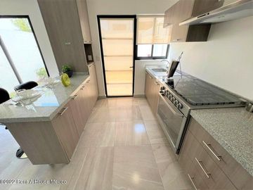 El Mirador Casa en Condominio con Lago, Alberca Climatizada y Gimnasio RAH100