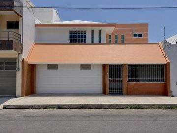 Casa en Venta Jardines de Mocambo